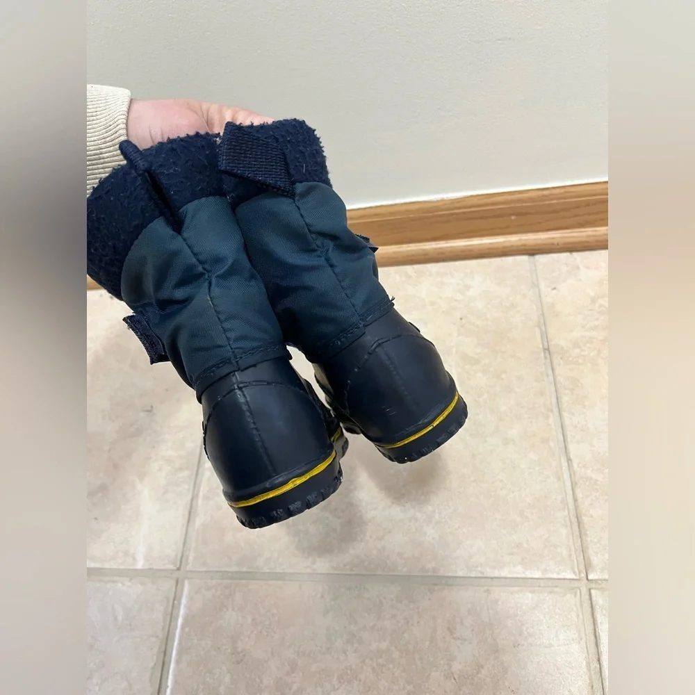 OshKosh B'gosh toddler boots